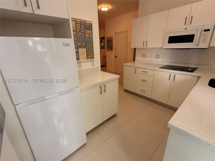 Property Photo: 1510 Drexel Ave 5 FL 33139