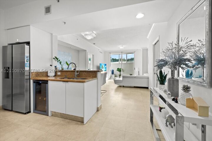 Property Photo:  1755 E Hallandale Beach Blvd Mez5e  FL 33009 