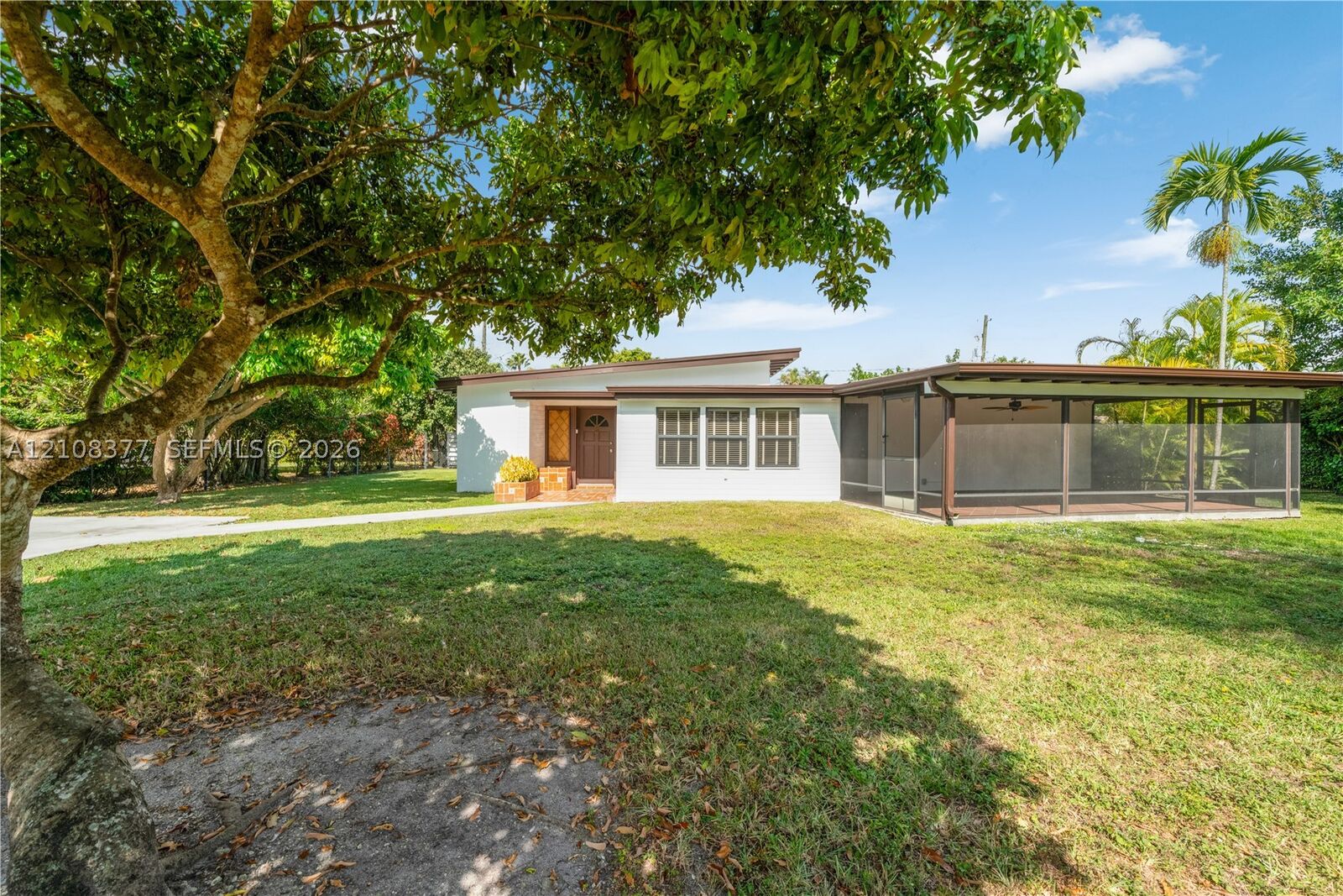 Property Photo: 10621 SW 111th St N/A FL 33176