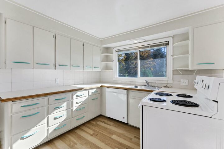 Property Photo:  108 W Nebraska Ave  WA 99205 