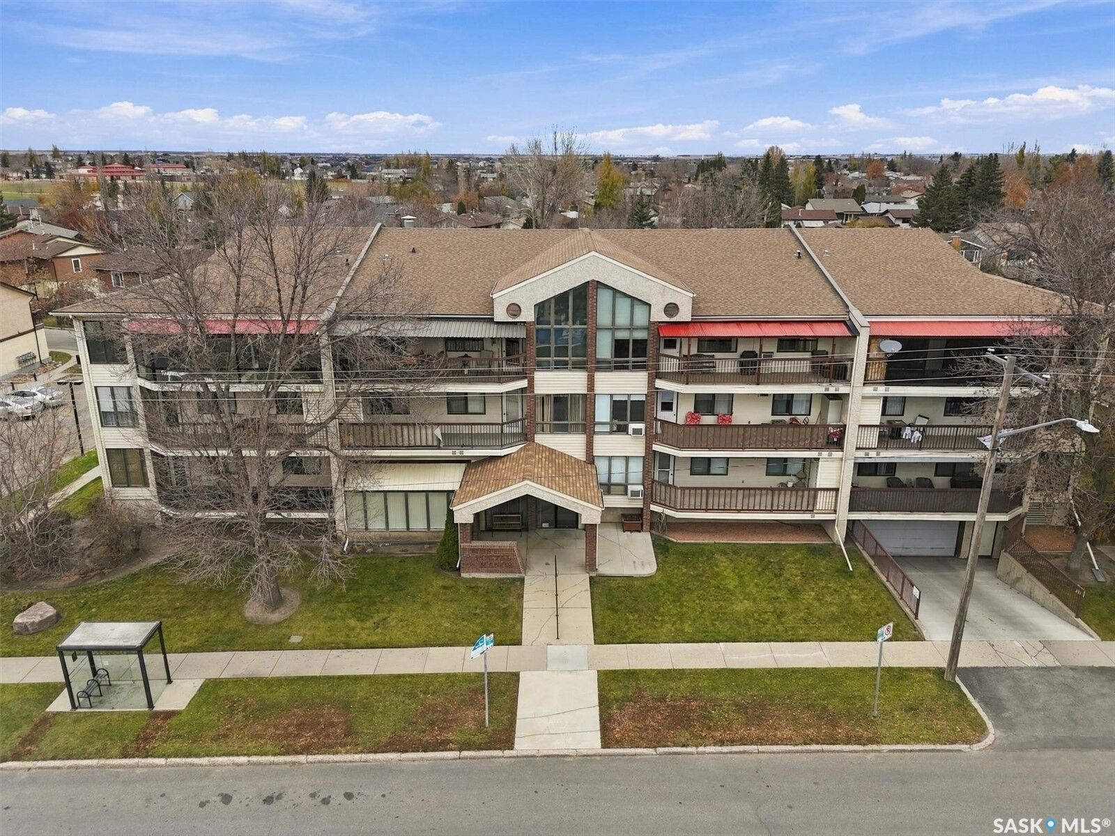 Property Photo: 3220 33rd Street W 306 SK S7L 6K3