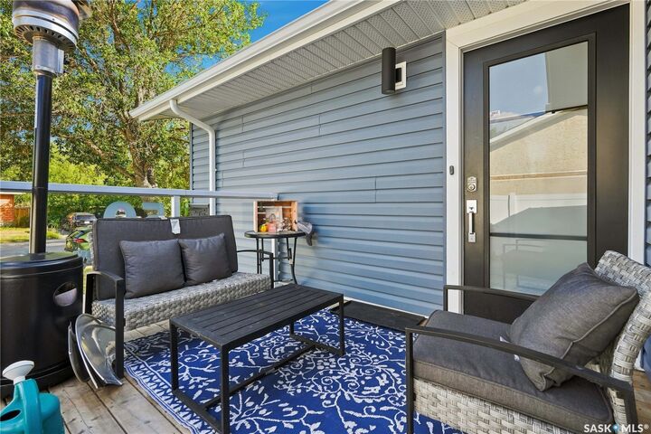 Property Photo:  50 Petersmeyer Street  SK S4R 7P7 