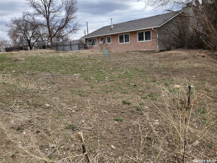 Property Photo: 311 10th Avenue NW SK S9H 1B7