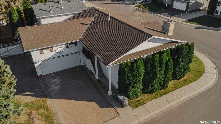 Property Photo: 303 Staigh Crescent SK S7N 3T5