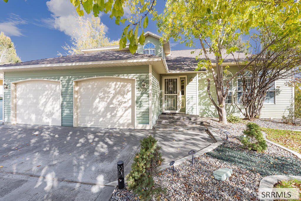 Property Photo:  1031 Bluebird Lane  ID 83402 