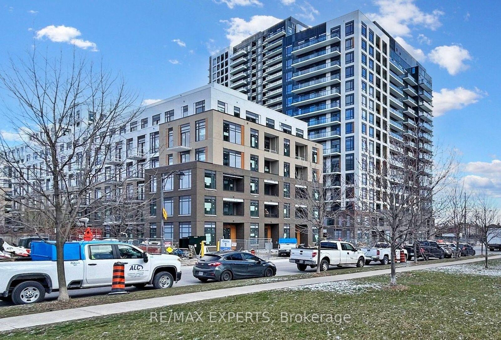 Property Photo:  7950 Bathurst Street B-808  ON L4J 0L4 