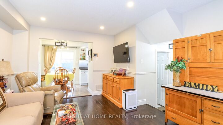 Property Photo: 83 Pringle Drive ON L4N 0R4
