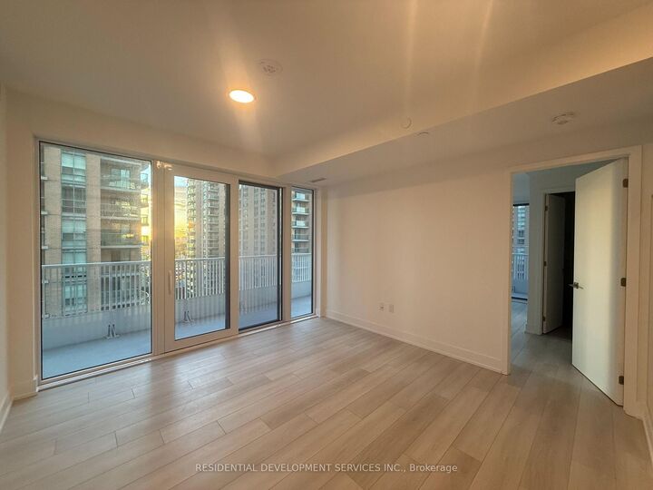 Property Photo:  36 Olive Avenue 1002  ON M2N 0M4 