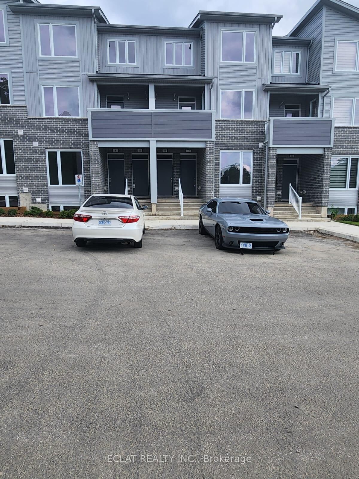 Property Photo:  15-990 Deveron Crescent  ON N5Z 5A4 