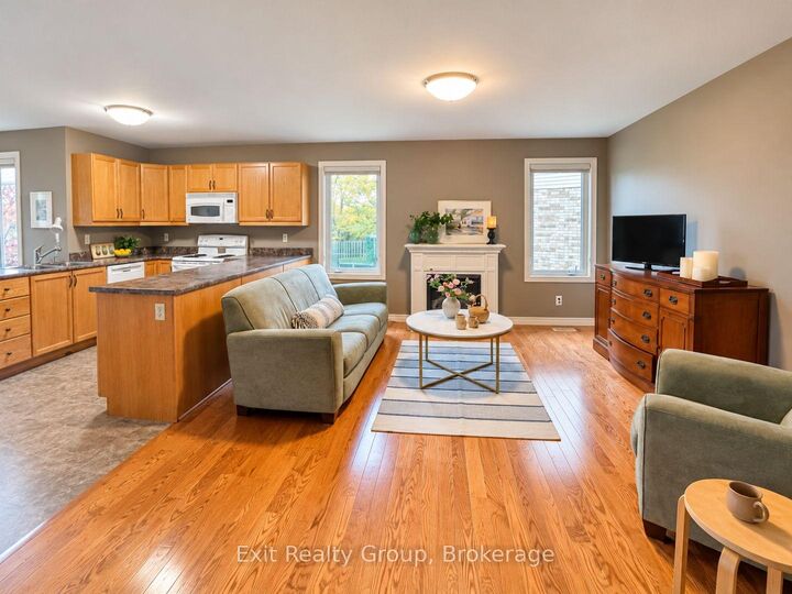 Property Photo:  18 Ava Court  ON K8P 0B2 