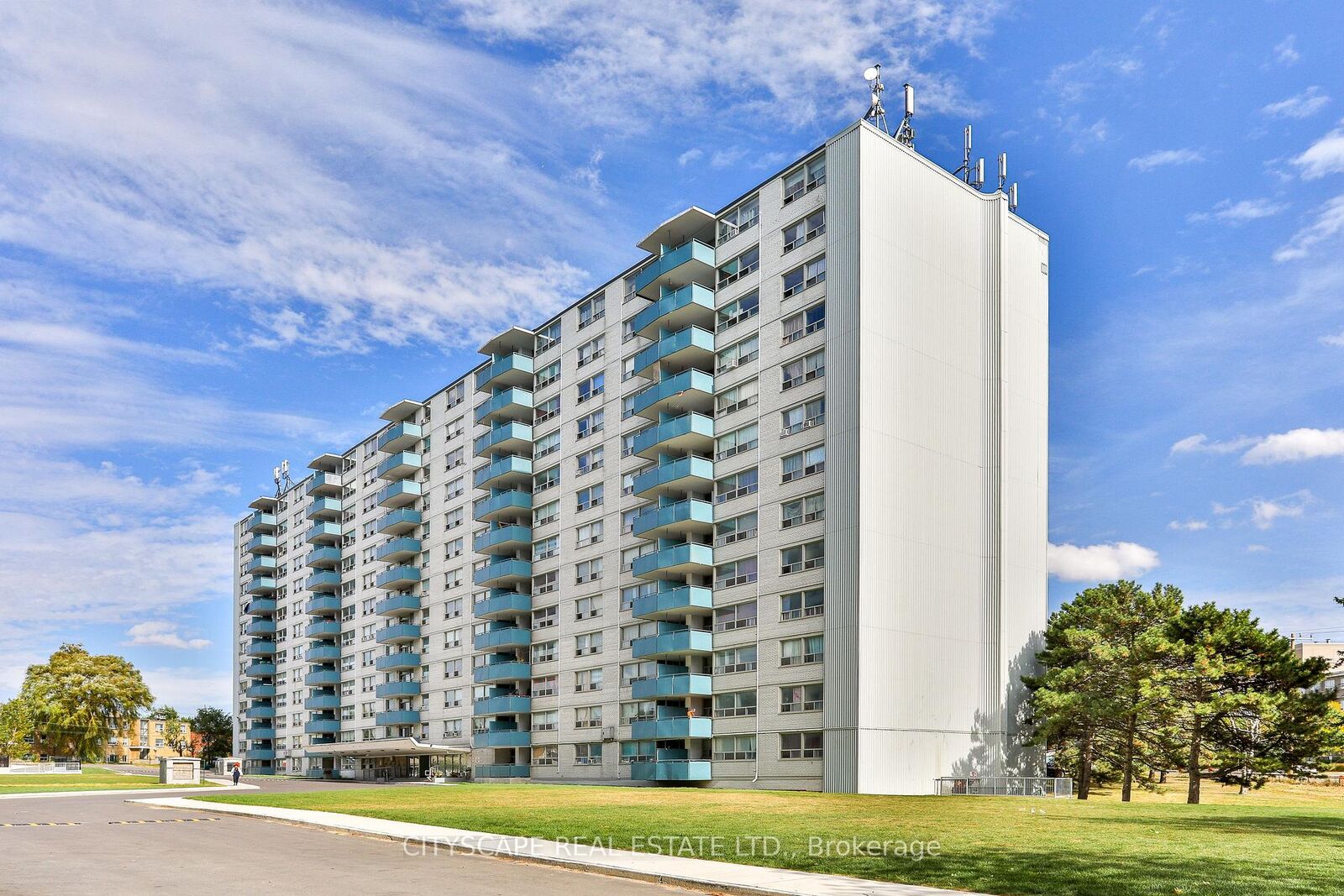 Property Photo:  1440 Lawrence Avenue W 311  ON M6L 1B2 