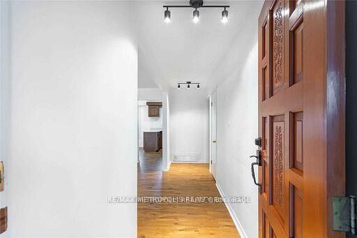 Property Photo:  6 Jubilee Crescent Main  ON M9M 1L3 
