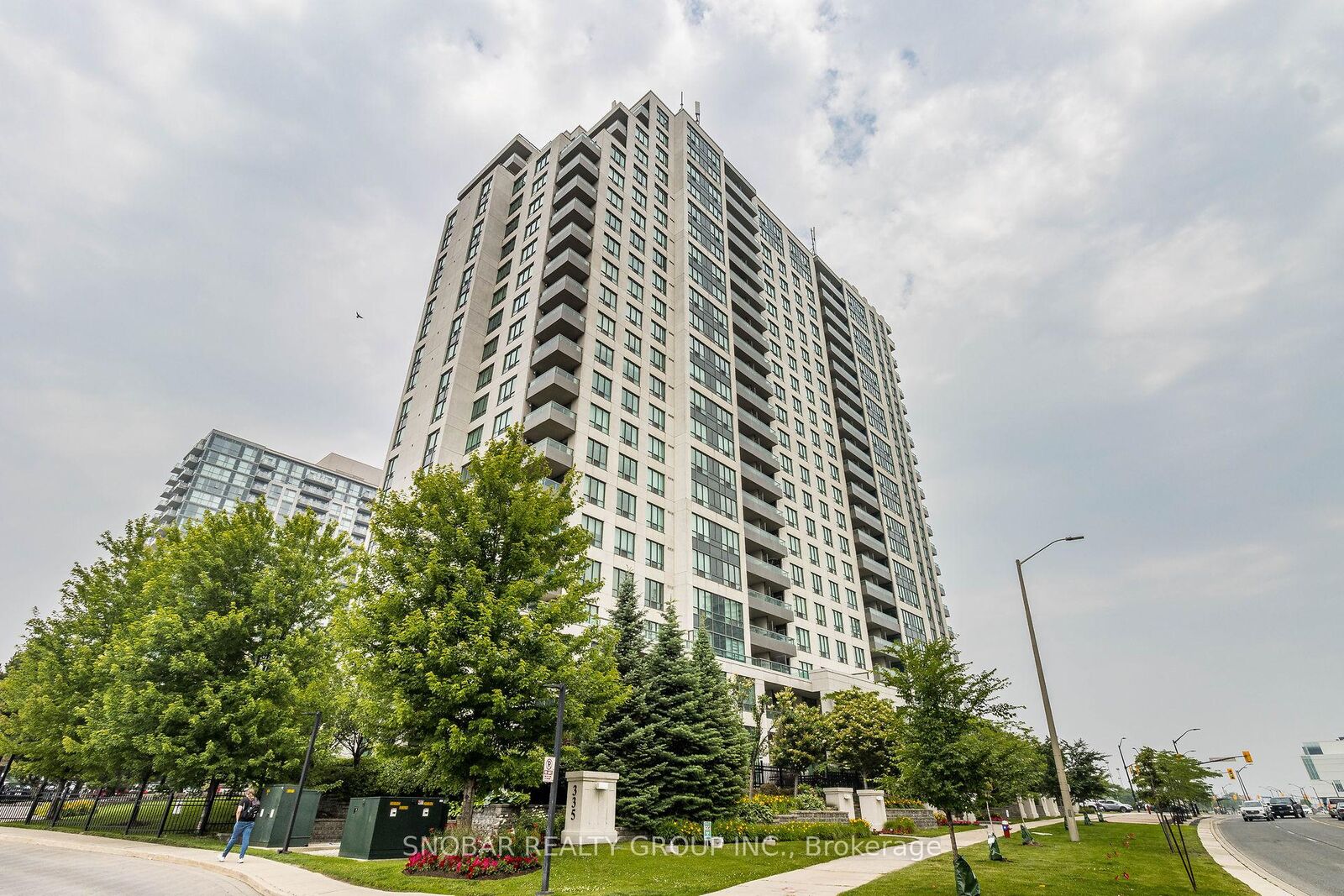 Property Photo: 335 Rathburn Road W 2610 ON L5B 0C8