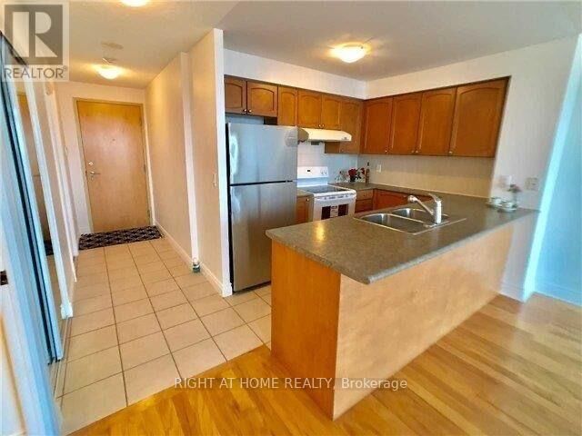 Property Photo:  50 Brian Harrison Way 2410  ON M1P 5J4 