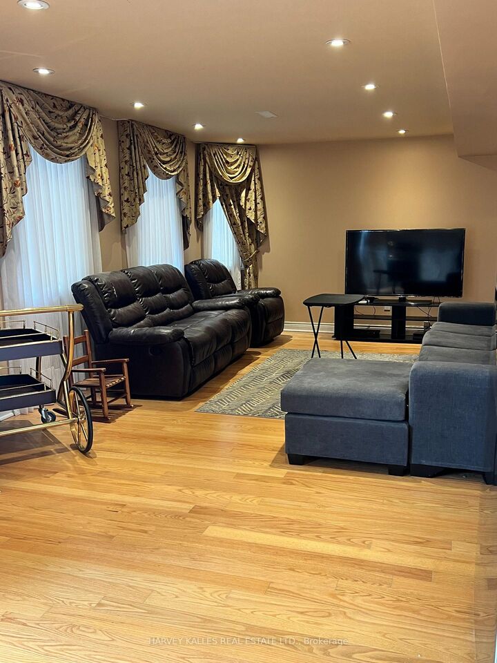 Property Photo:  44 Ann Louise Crescent Bsmt  ON L3S 0A8 