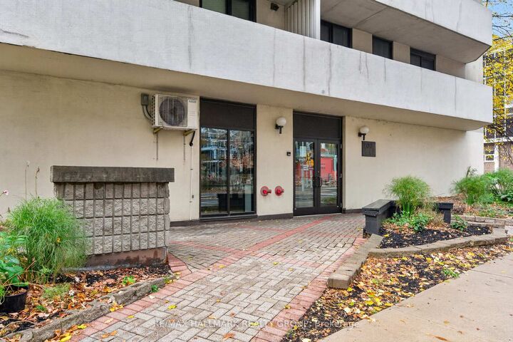 Property Photo:  200 Bay Street 1203  ON K1R 7W8 