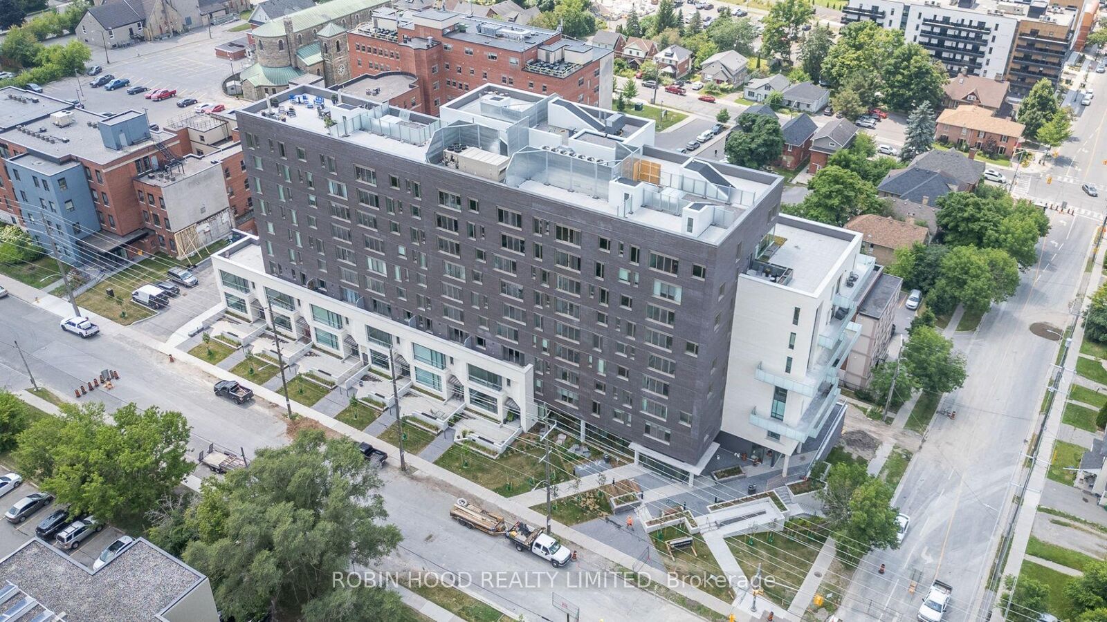 Property Photo:  195 Hunter Street E 609  ON K9H 1G9 