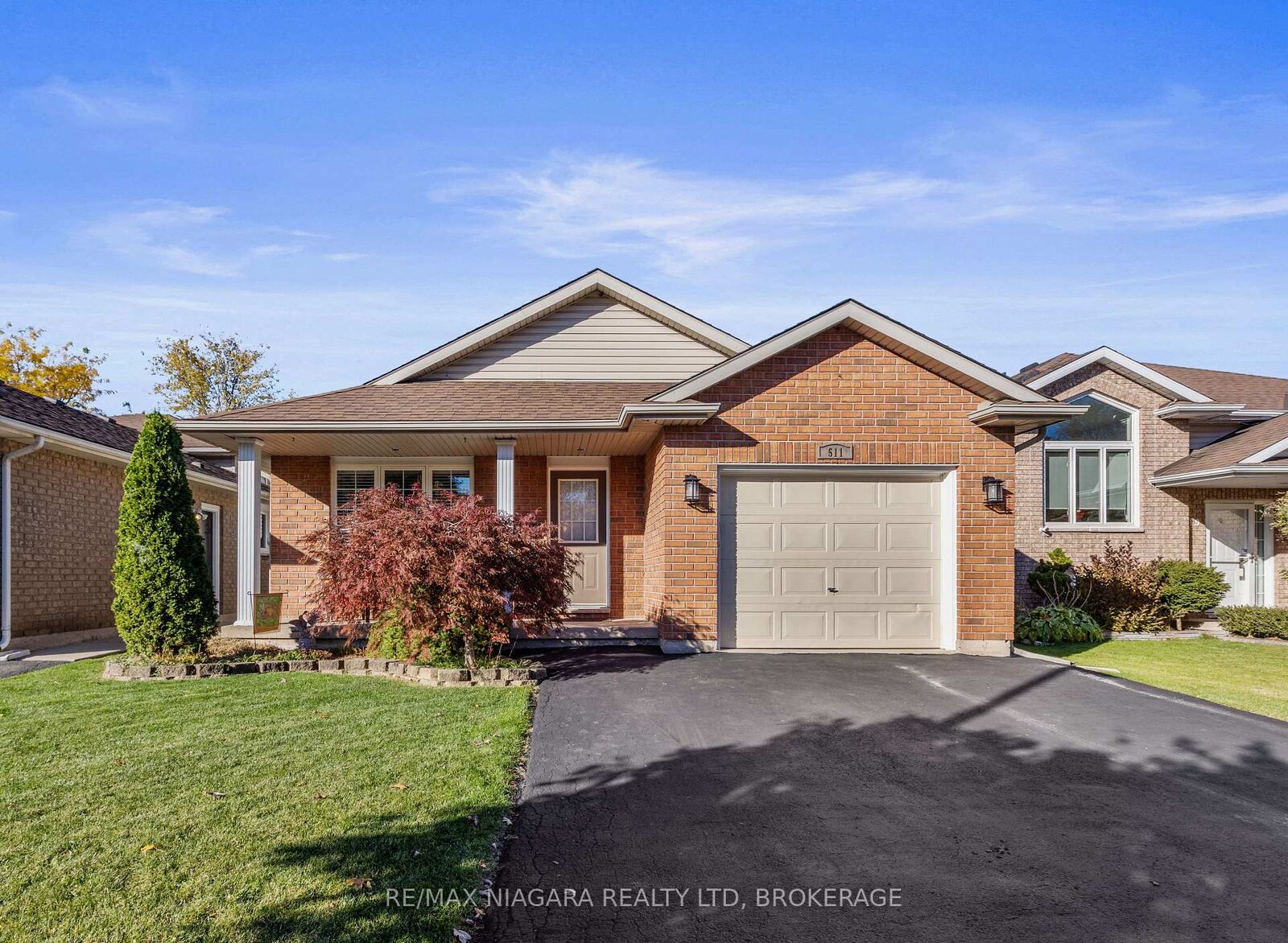 Property Photo:  511 Trillium Avenue  ON L3C 7G9 