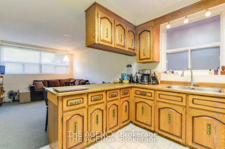 Property Photo:  75 Keele Street #1  ON M6P 2J8 