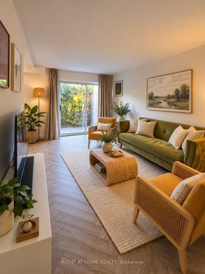 Property Photo: 1230 Gripsholm Road 4 ON L4Y 2G9