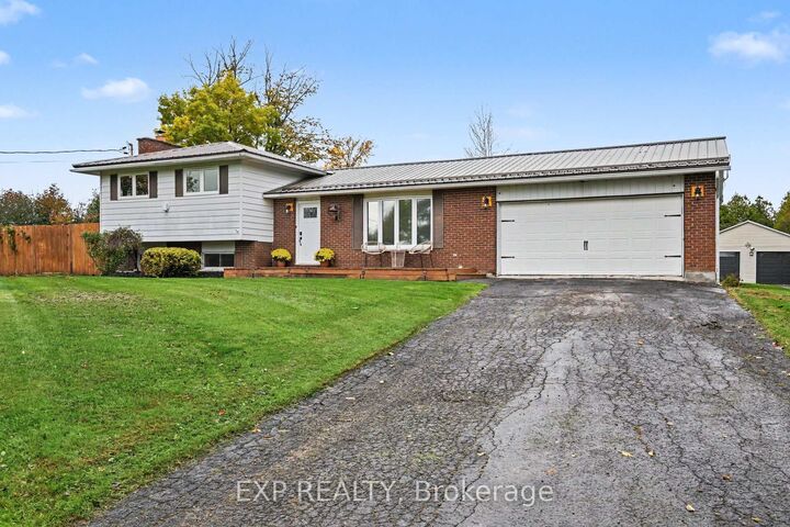 Property Photo:  7142 Roger Stevens Drive  ON K7A 4S6 