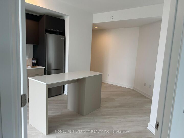 Property Photo:  8 Tippett Road 1505  ON M3H 0E7 