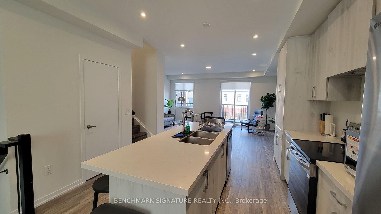 Property Photo:  14 Big Willow Crescent  ON L4E 1P5 