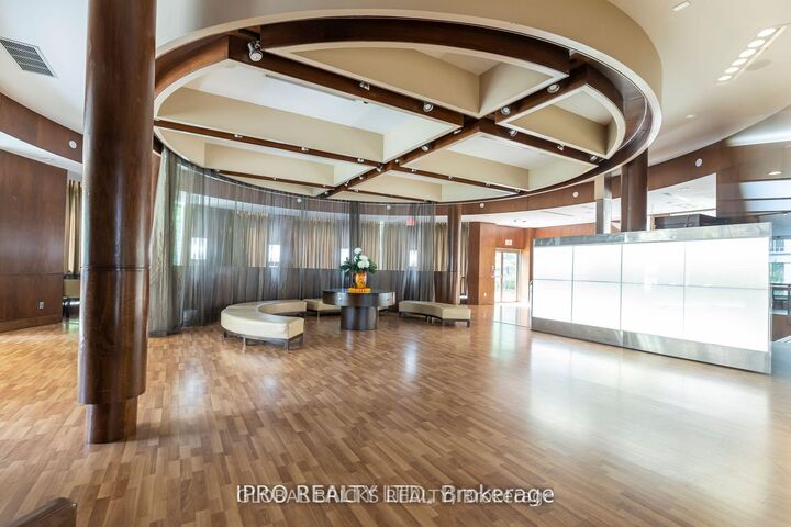 Property Photo:  3880 Duke Of York Boulevard 2310  ON L5B 4M7 