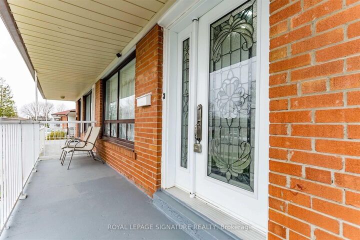 Property Photo:  7516 Wrenwood Crescent Main  ON L4T 2V7 