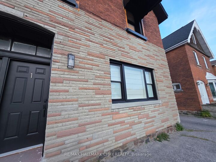 Property Photo:  28 Matchedash Street N 1  ON L3V 4T5 