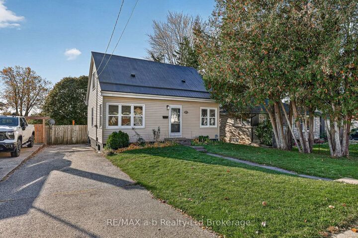 Property Photo:  157 Innes Street  ON N5L 2R6 