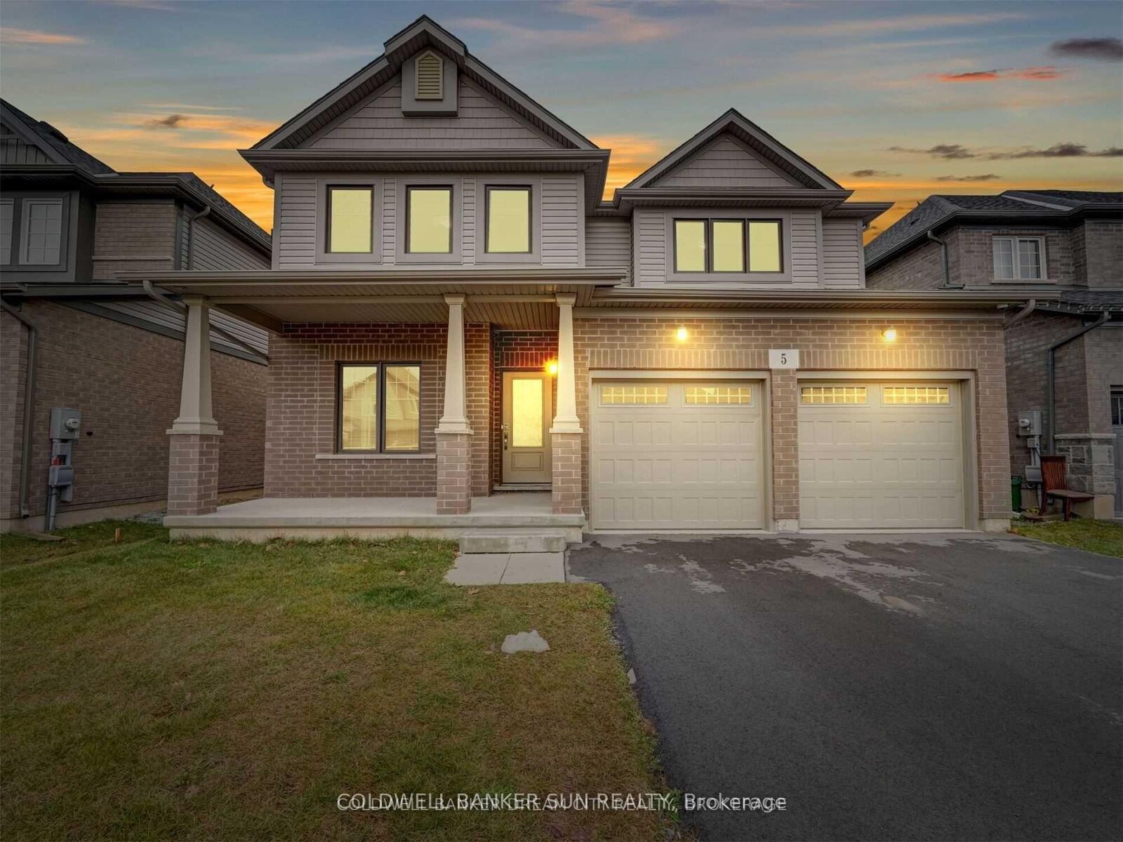 Property Photo:  5 Darling Avenue Bsmt  ON L2V 0G7 