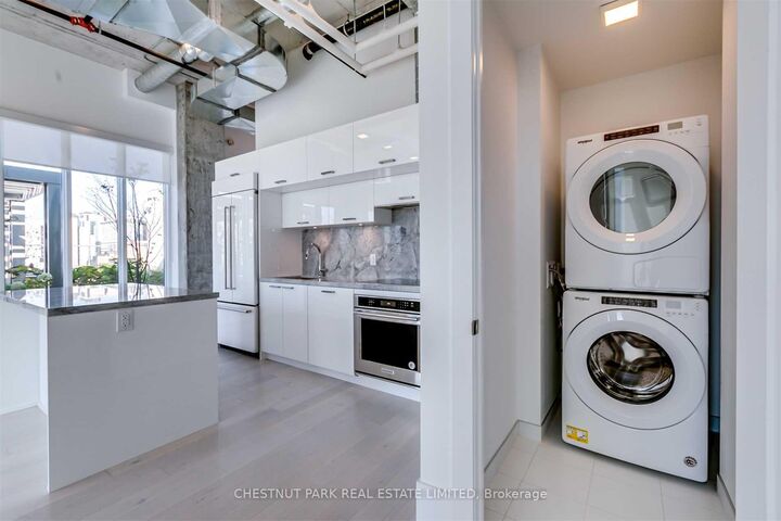 Property Photo: 50 McCaul Street Gph17 ON M5T 1V9