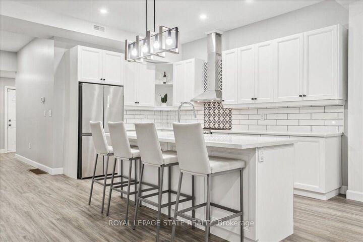 Property Photo:  800 Beach Boulevard 2  ON L8H 6Z3 