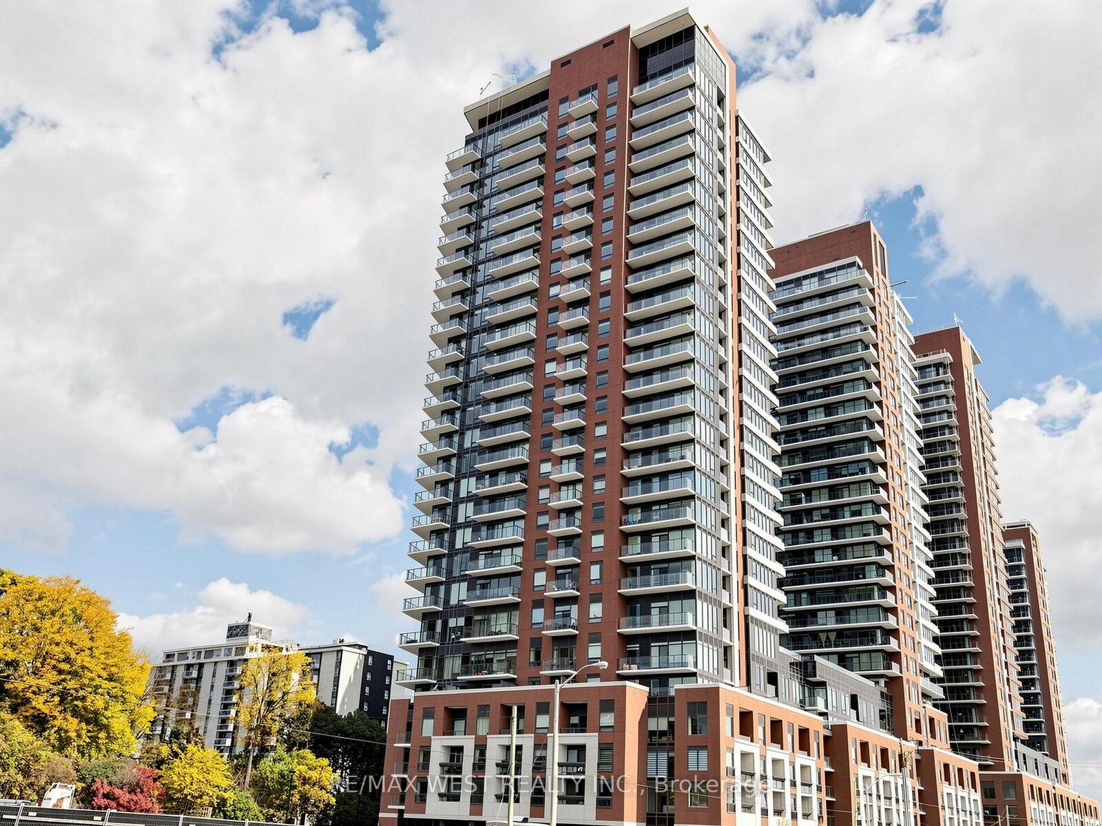 Property Photo:  4010 Eglinton Avenue W 1115  ON M9A 0G5 