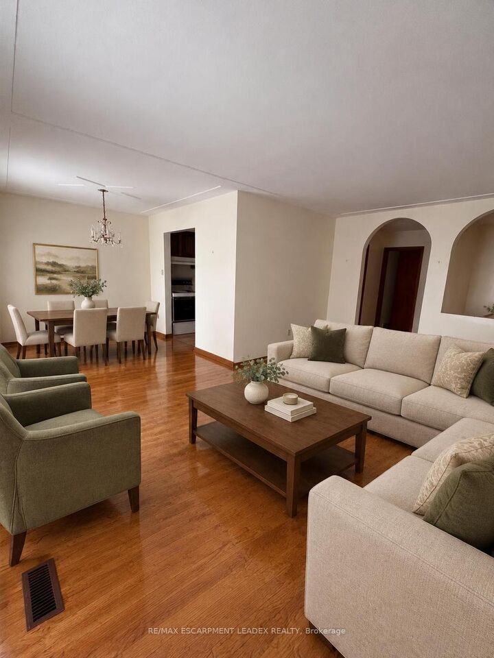 Property Photo:  15 Penlake Court  ON L9C 5Y6 