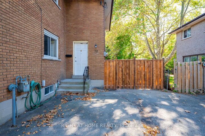 Property Photo:  72 Delawana Drive  ON L8E 1G4 