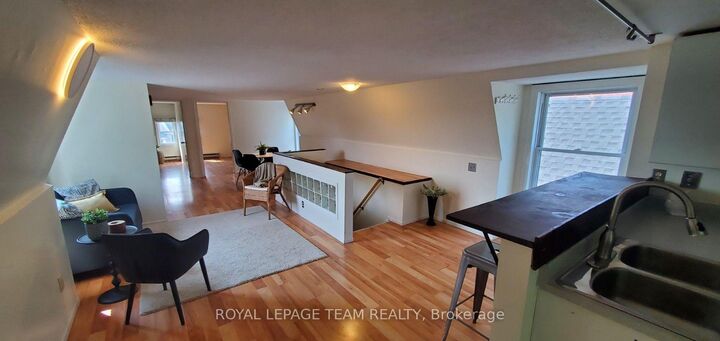 Property Photo:  613 Gilmour Street 4  ON K1R 5L7 