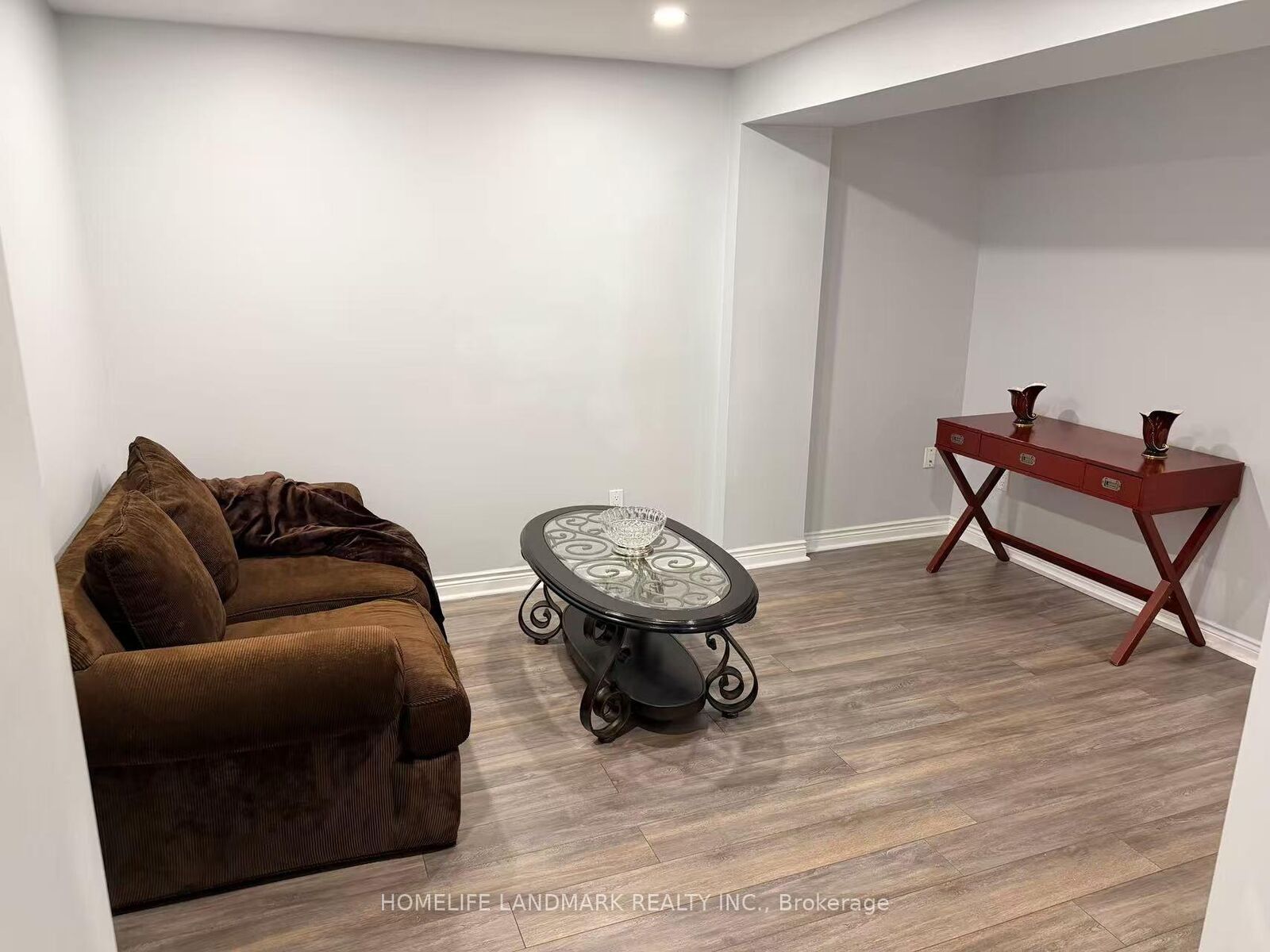 Property Photo:  817 Norwick Road Lower  ON L3X 1K8 