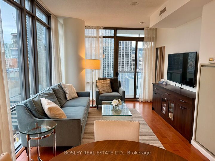 Property Photo:  38 Grenville Street 2107  ON M4Y 1A5 