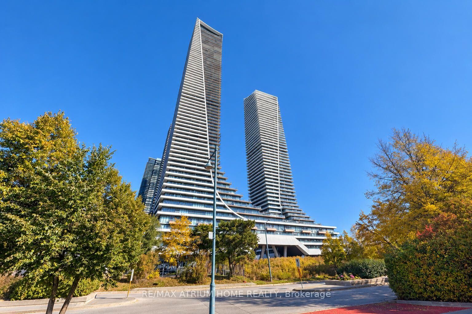 Property Photo:  30 Shore Breeze Drive 236  ON M8V 0J1 