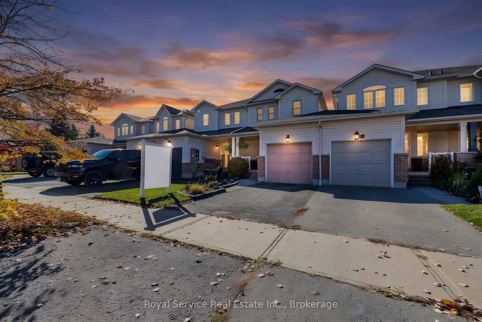 Property Photo:  20 Annisson Court  ON L1C 5L3 