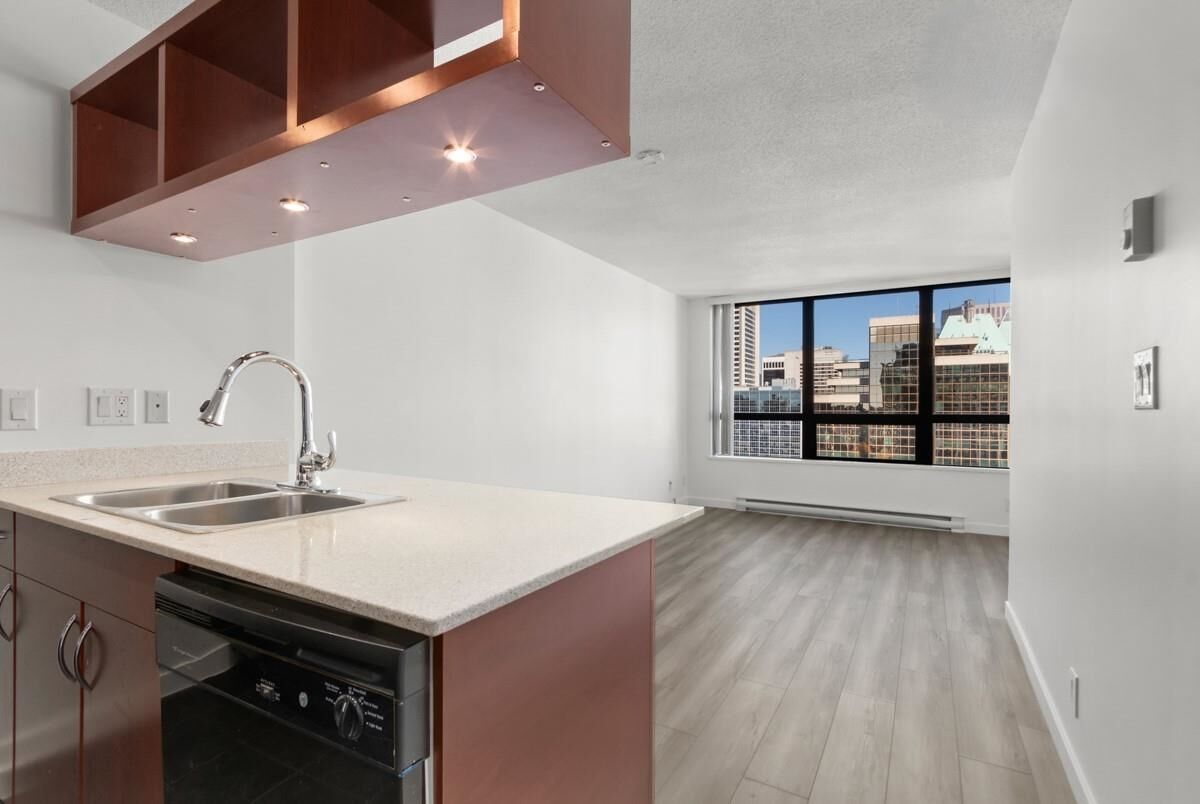 Property Photo:  938 Smithe Street 2011  BC V6Z 0A4 