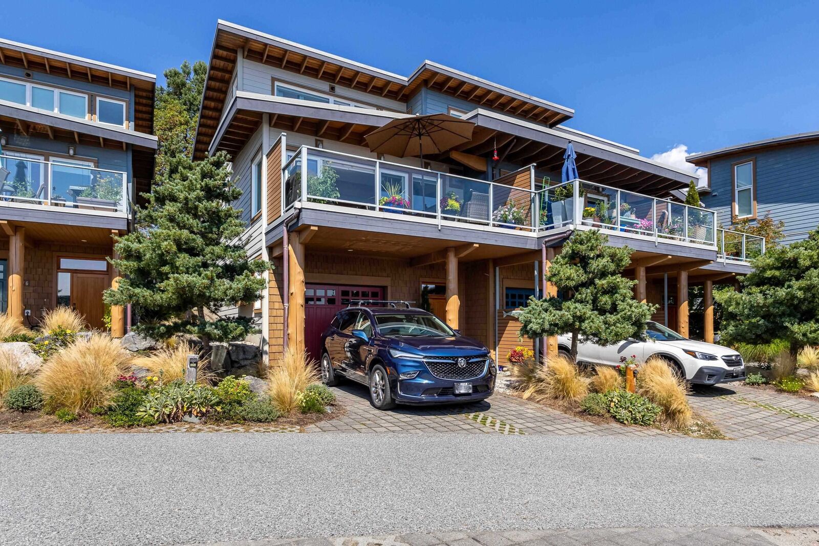 Property Photo: 5374 Wakefield Beach Lane BC V7Z 0T6