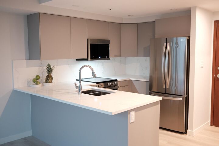 Property Photo:  555 Jervis Street 2303  BC V6E 4N1 