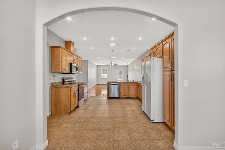 Property Photo: 1101 Liberty Circle WA 99403