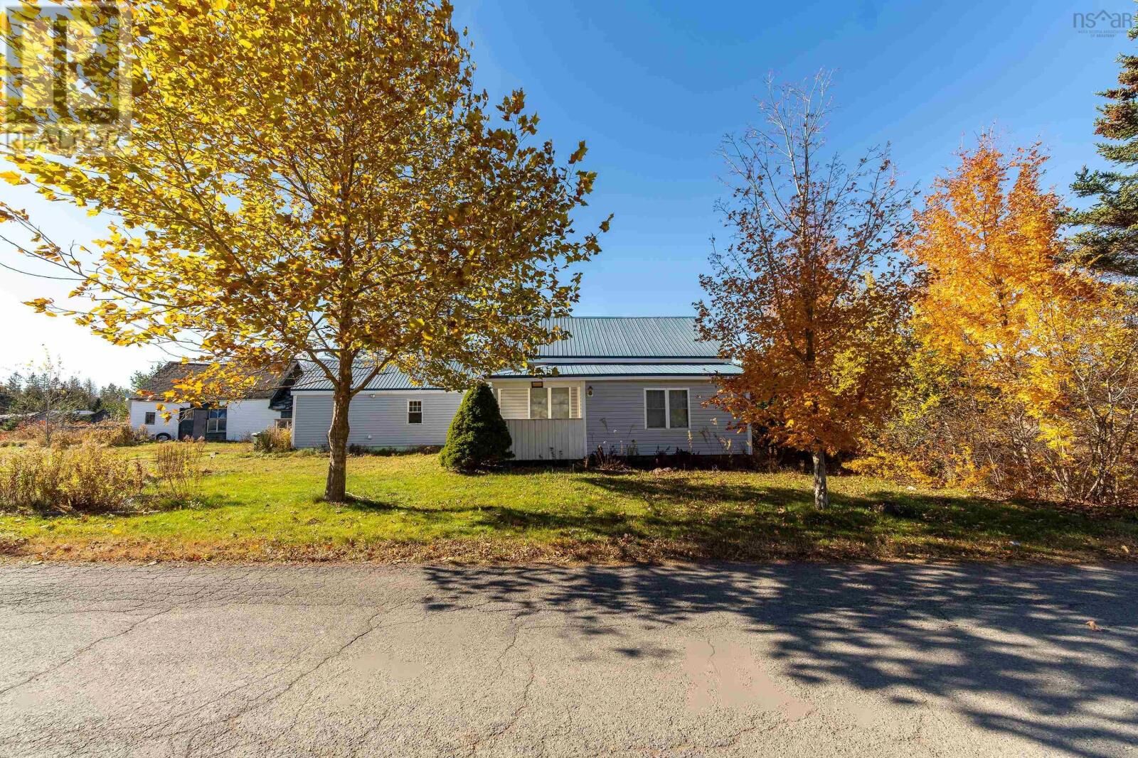 Property Photo:  70 Wharf Road  NS B0M 1K0 