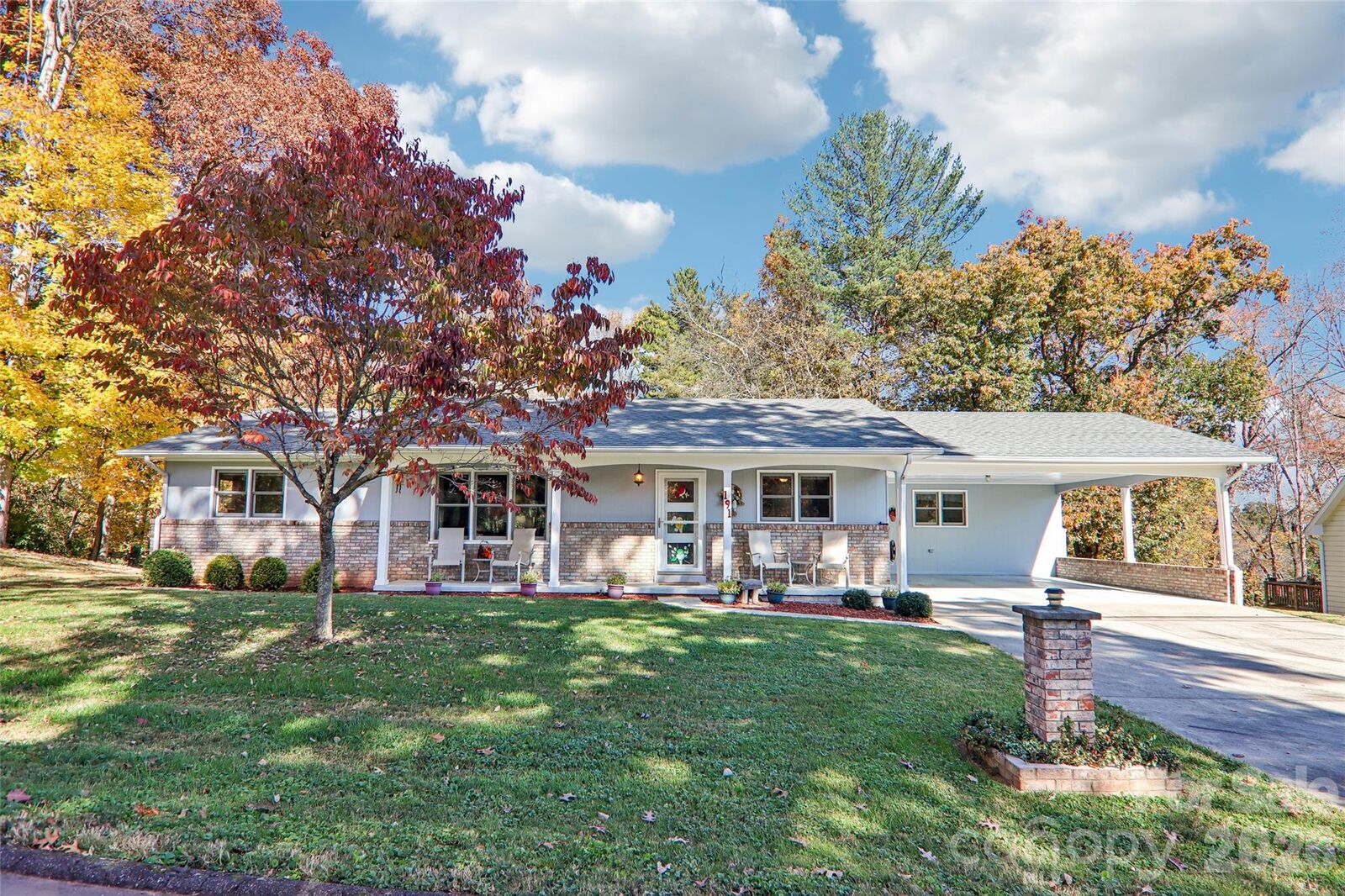Property Photo: 191 Auburn Road NC 28786