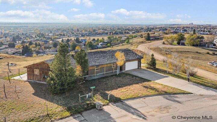 Property Photo: 5318 Braehill Rd WY 82009