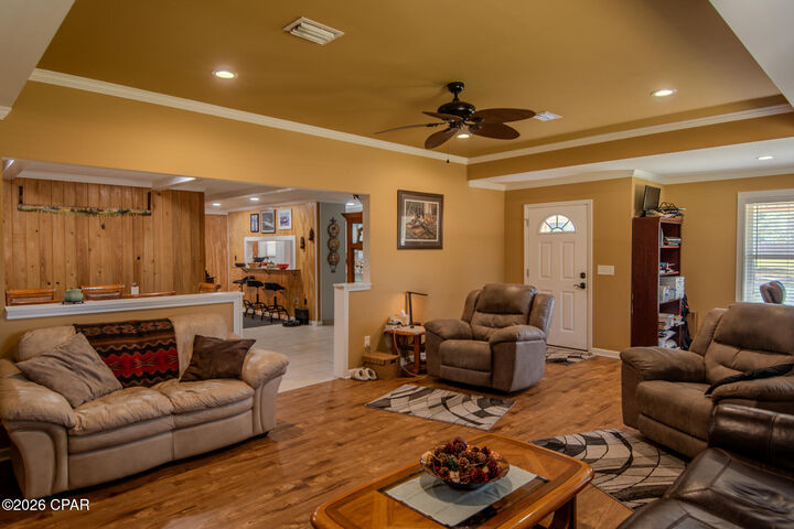 Property Photo: 13816 Fiddlers Green Road FL 32409